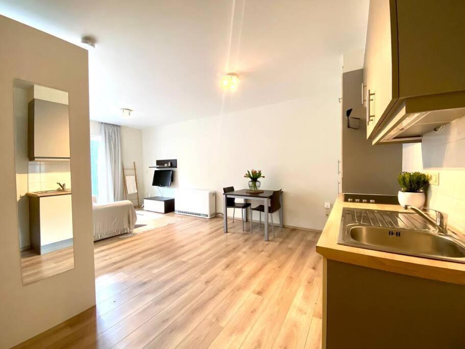 Studio Hypercentre Bruxelles 外观 照片
